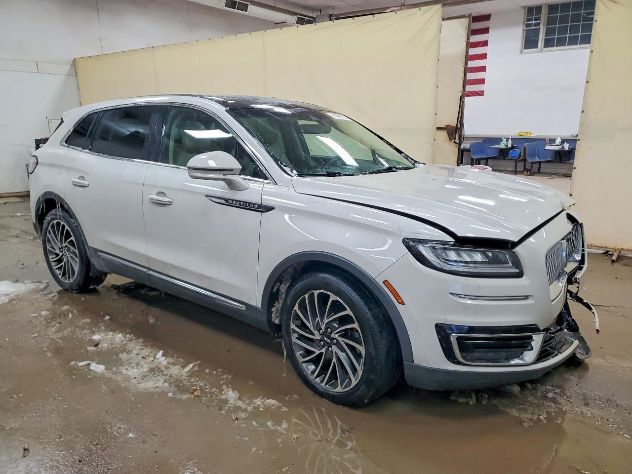 2019 Lincoln Nautilus Reserve - Image 4