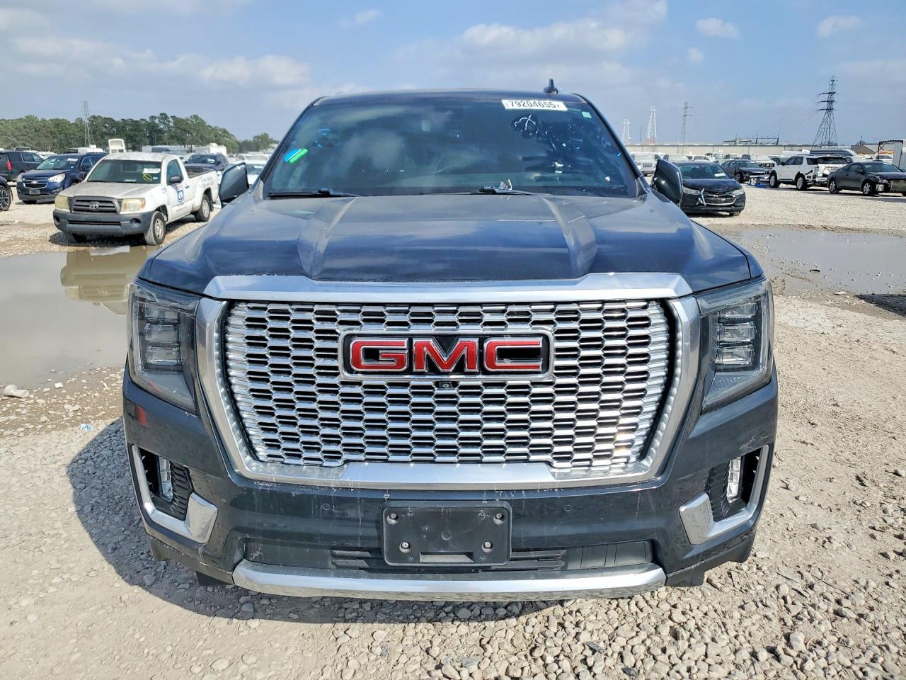 2021 GMC Yukon Denali - Image 5