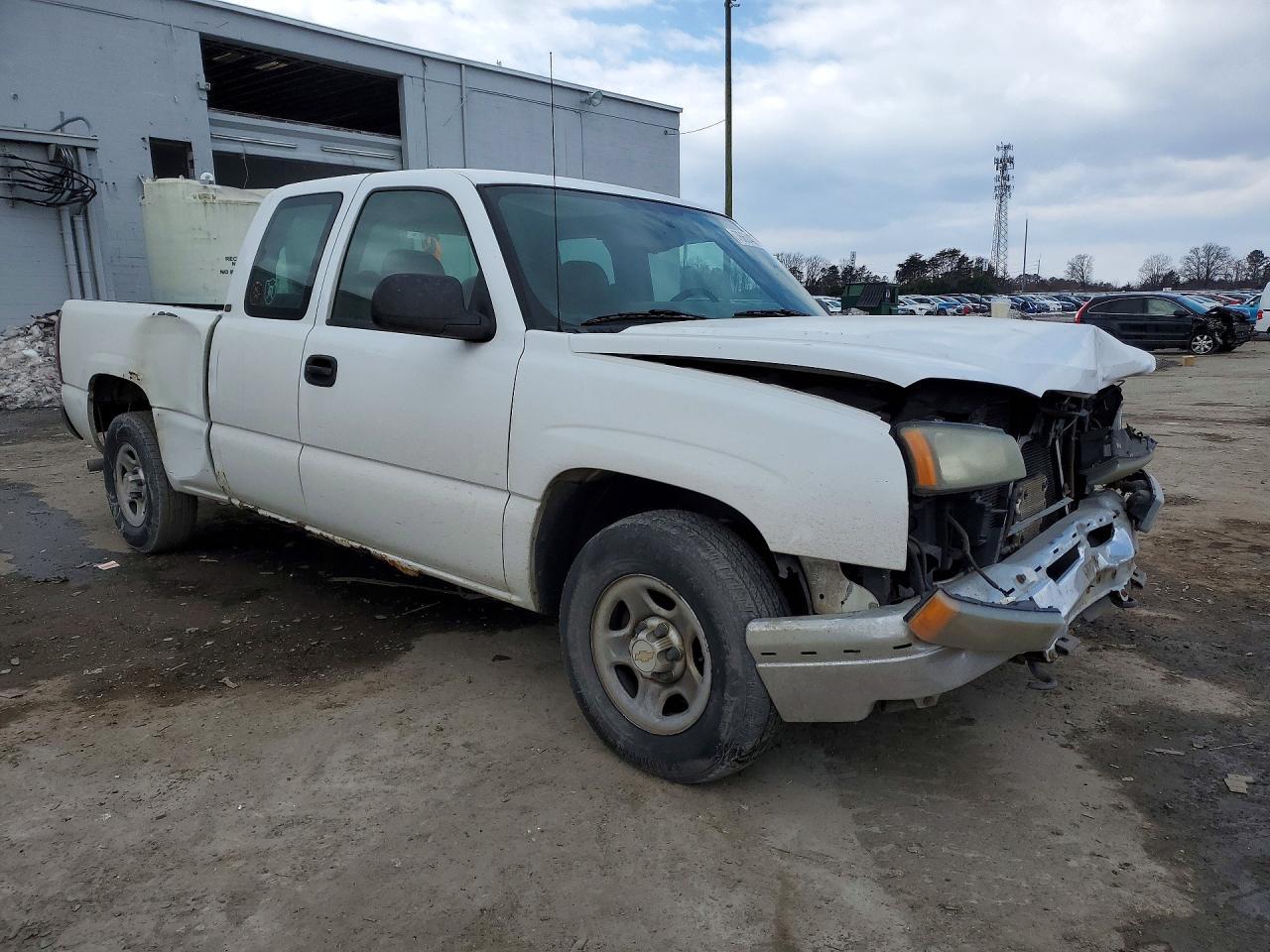 2004 Chevrolet Silverado C1500 - Image 4