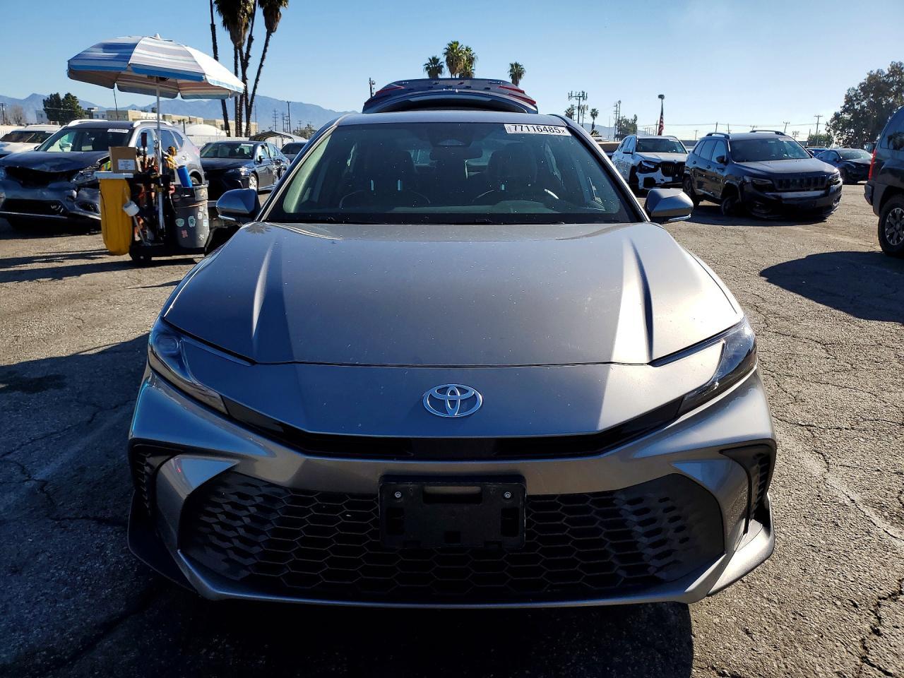 2025 Toyota Camry Se - Image 5