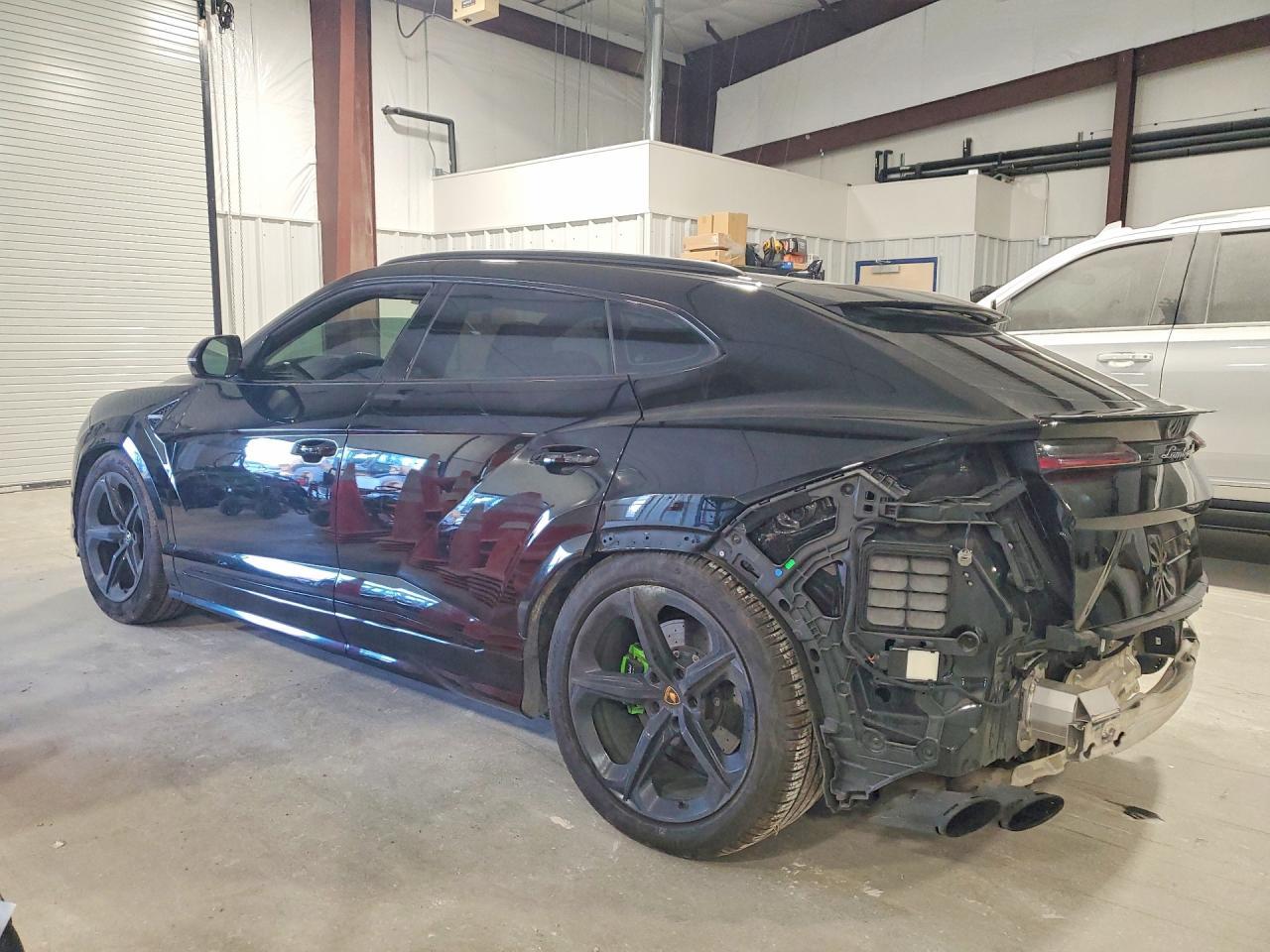 2019 Lamborghini Urus - Image 2