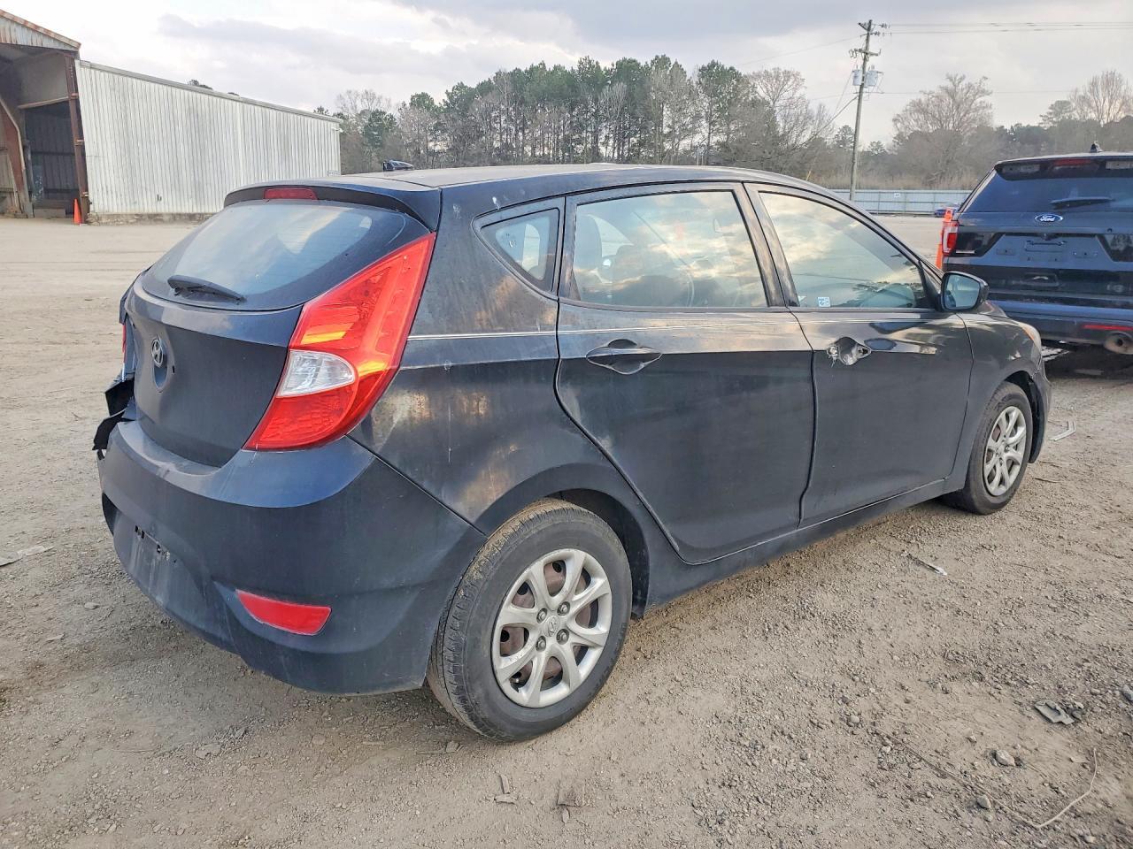 2013 Hyundai Accent Gls - Image 3