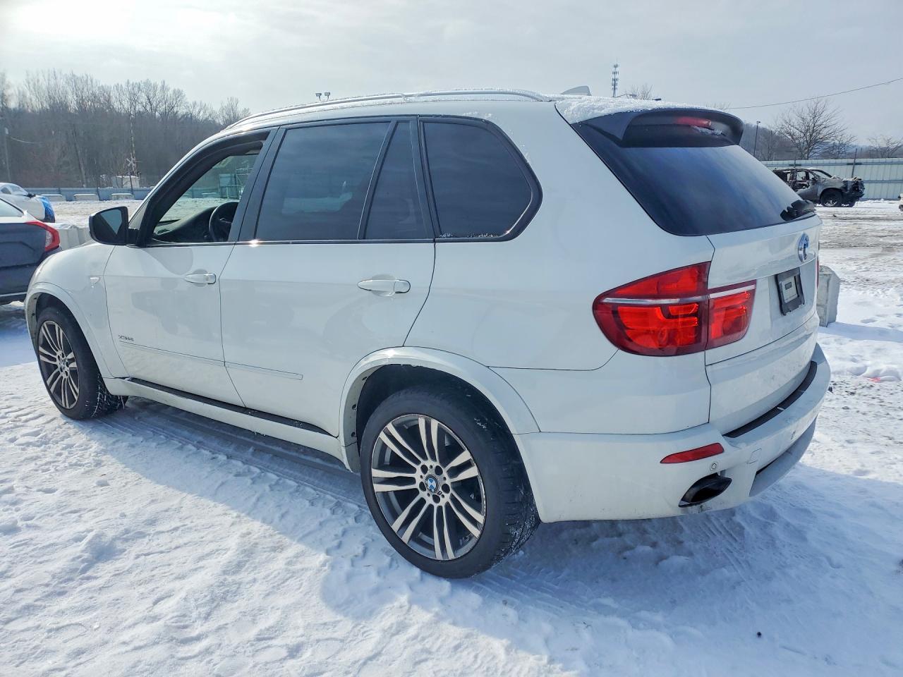 2013 BMW X5 xDrive35I - Image 2