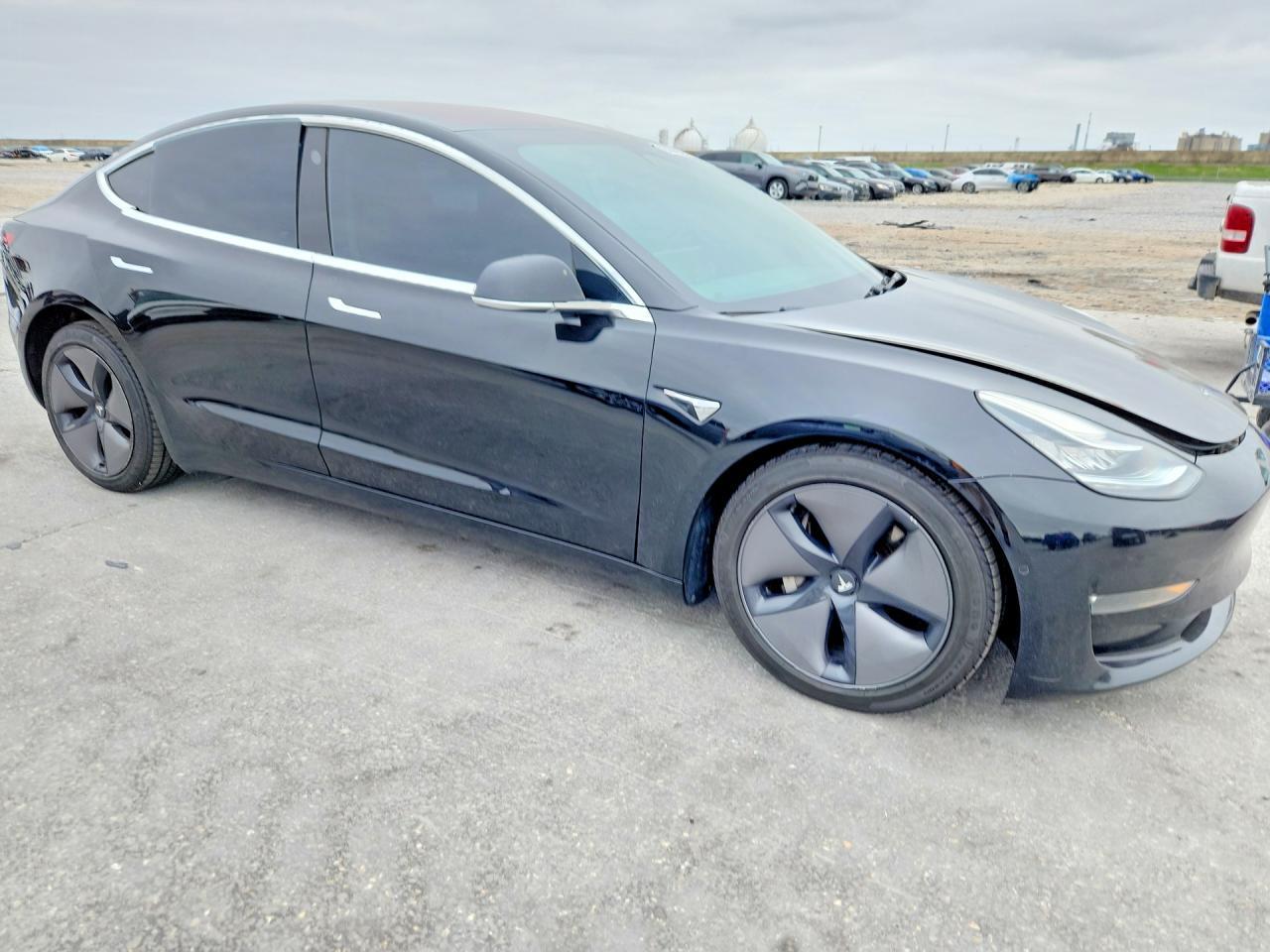 2018 Tesla Model 3 - Фото 4