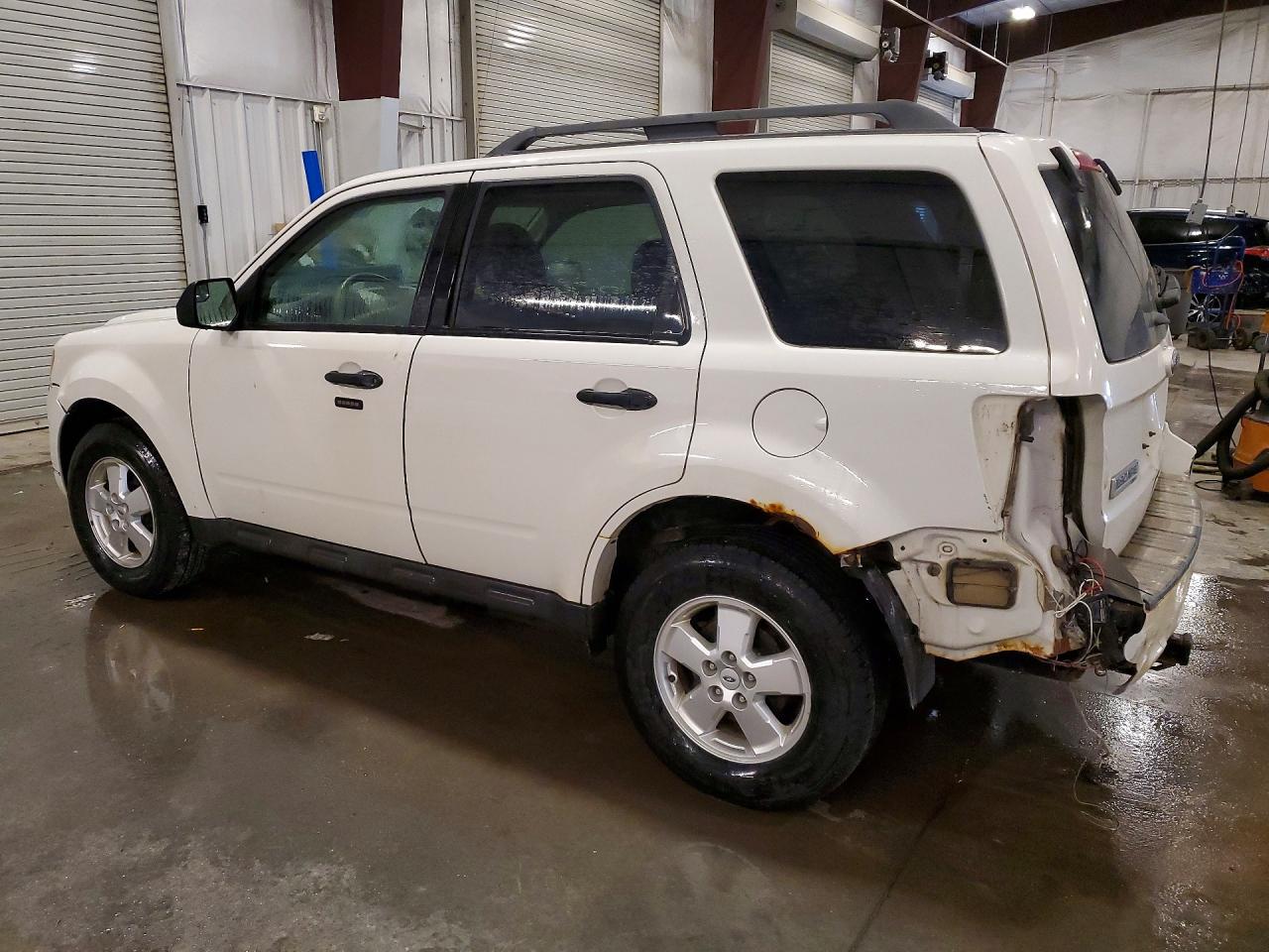 2011 Ford Escape Xlt - Фото 2