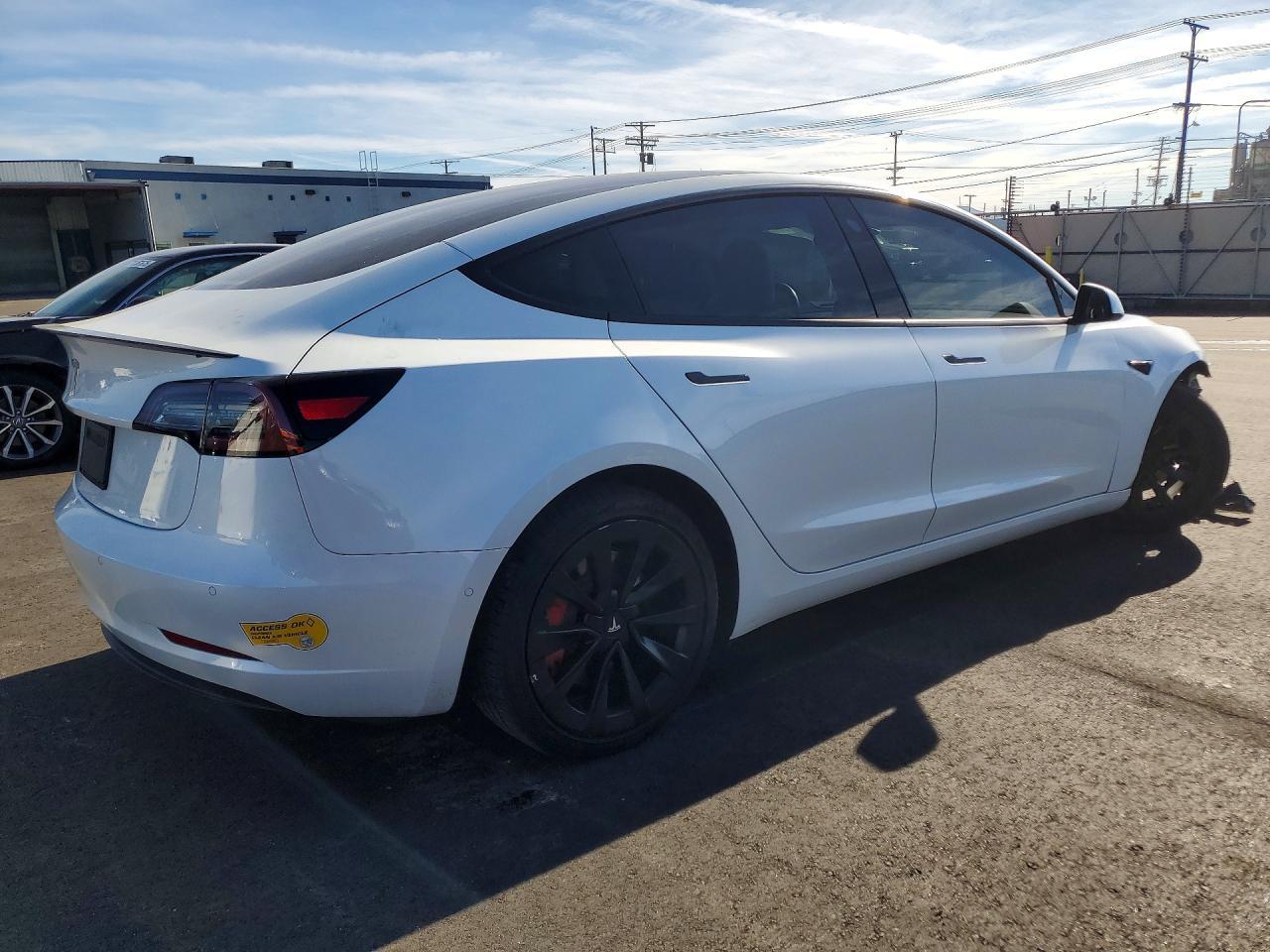 2022 Tesla Model 3 - Фото 3