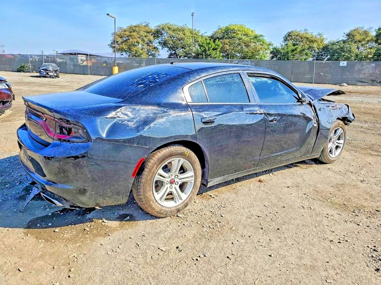 2022 Dodge Charger Sxt - Фото 3
