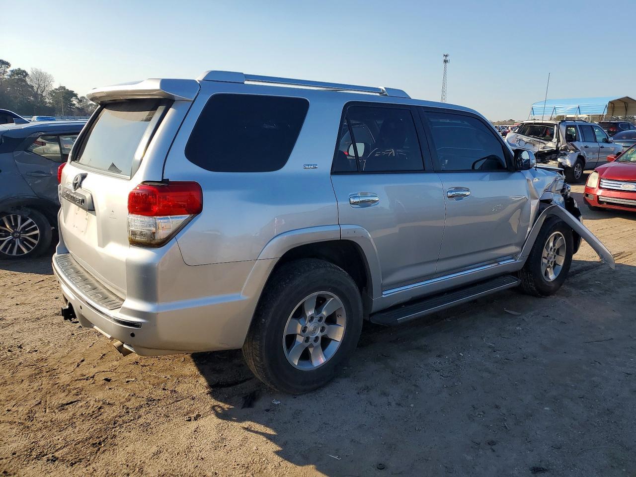 2011 Toyota 4Runner Sr5 - Фото 3