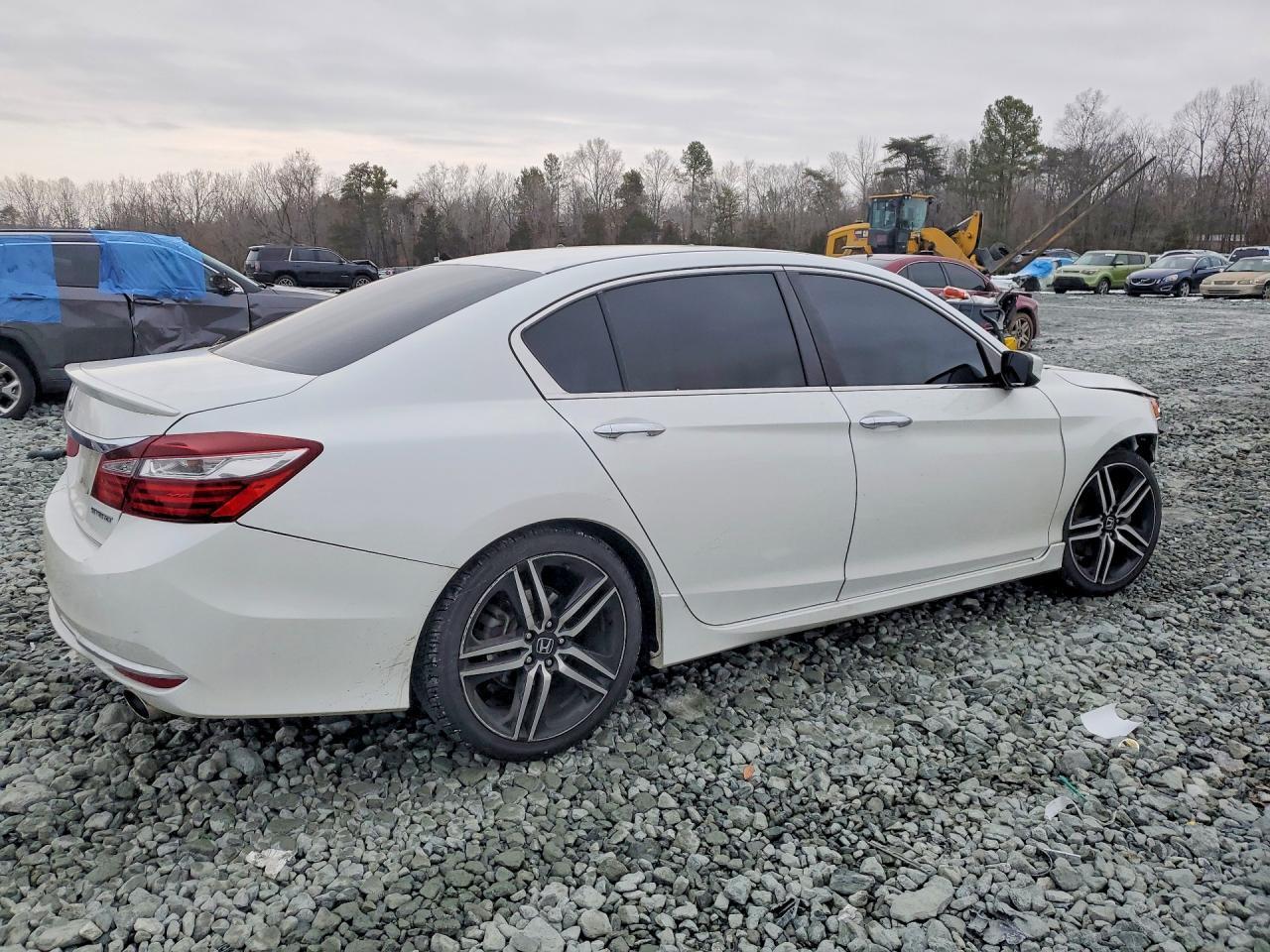 2016 Honda Accord Sport - Image 3