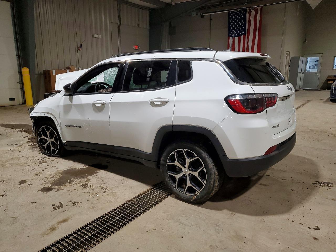 2024 Jeep Compass Latitude - Фото 2