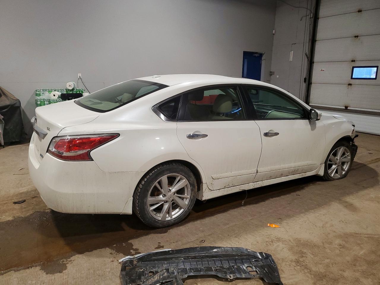 2015 Nissan Altima 2.5 - Image 3