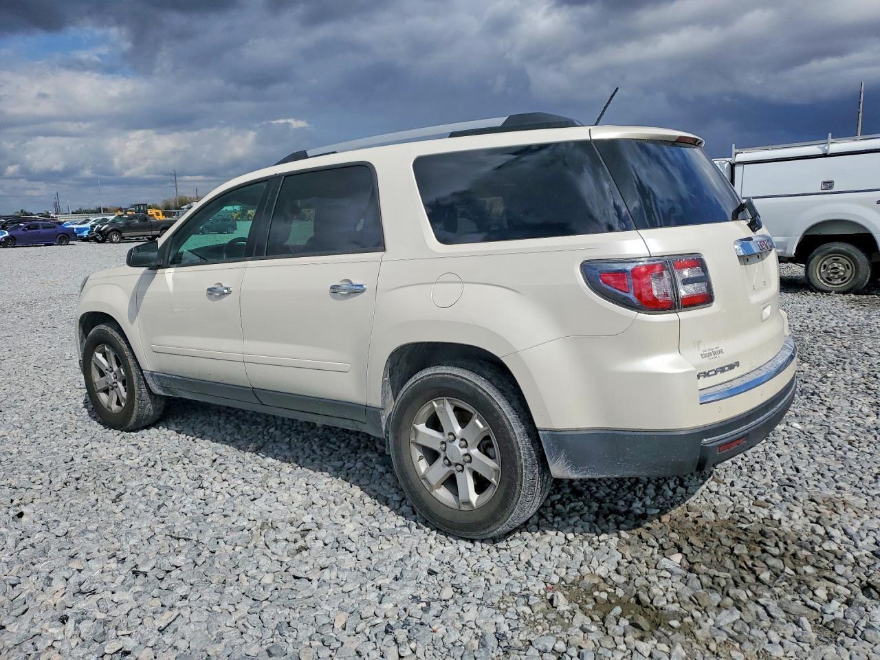 2014 GMC Acadia Sle - Image 2
