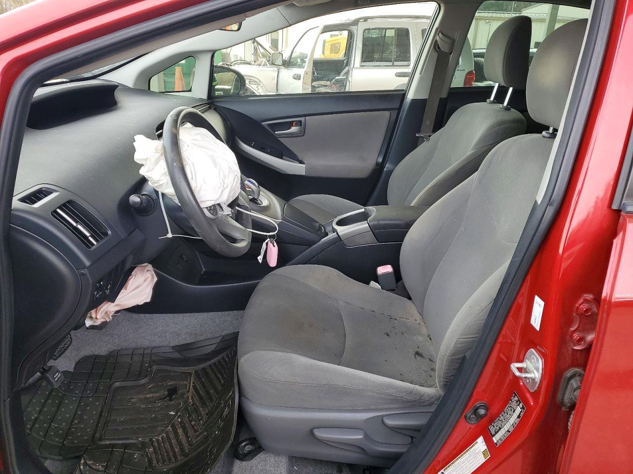 2012 Toyota Prius Three - Фото 7