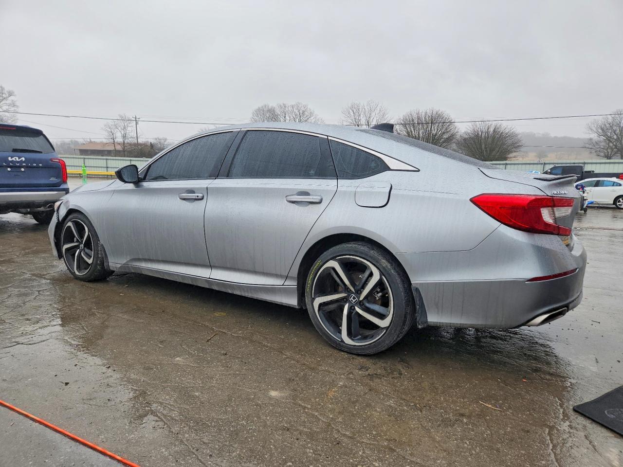 2022 Honda Accord Sport - Фото 2