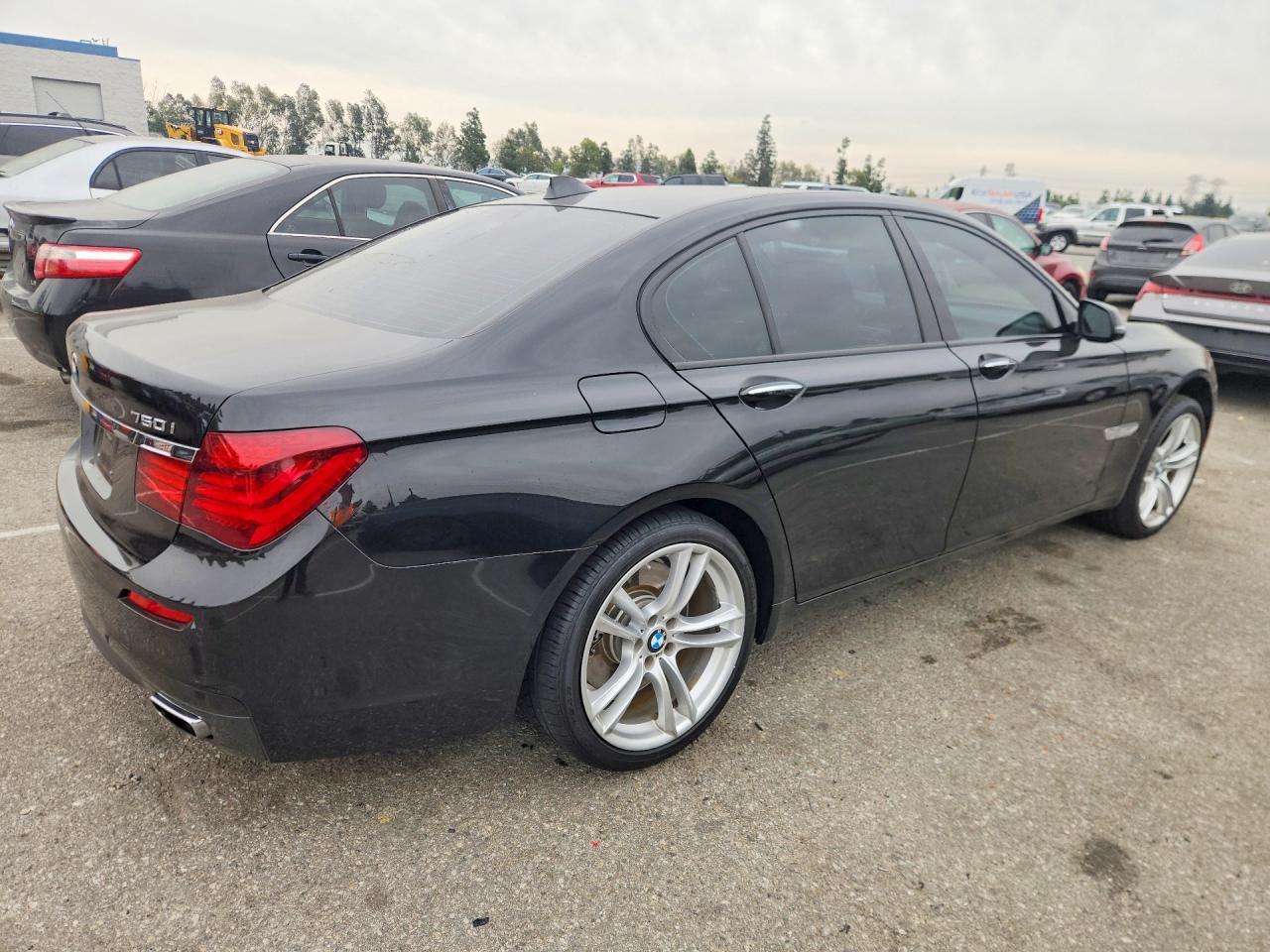 2015 BMW 750 I - Image 3