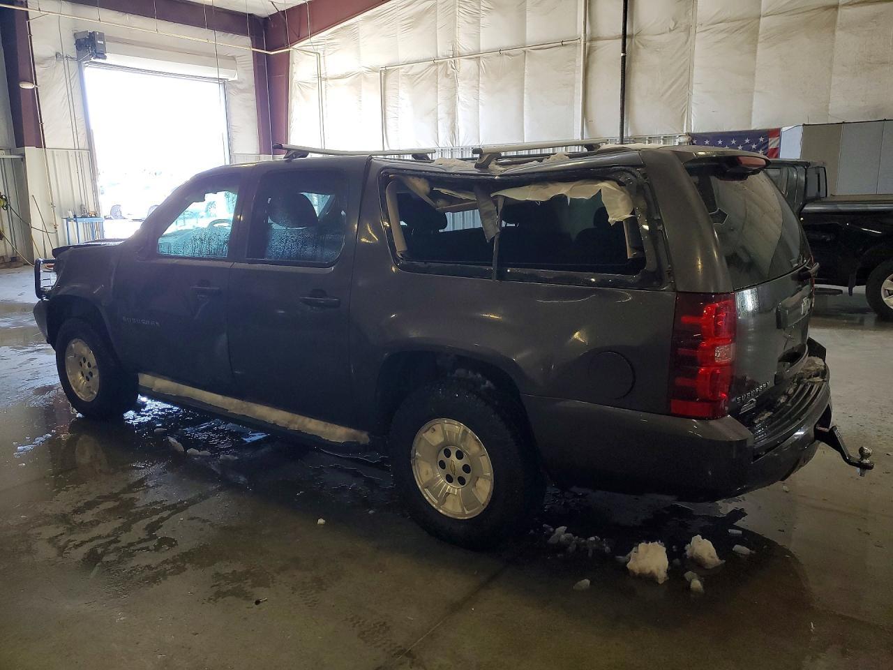 2010 Chevrolet Suburban C1500 Ls - Фото 2