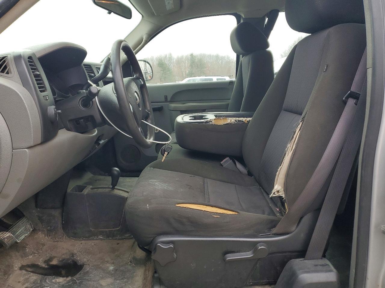 2010 GMC Sierra K1500 - Image 7
