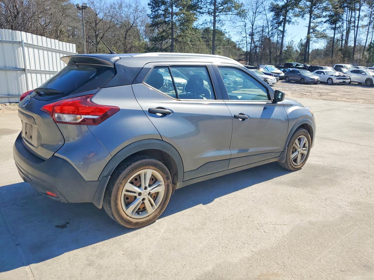 2019 Nissan Kicks S - Image 3