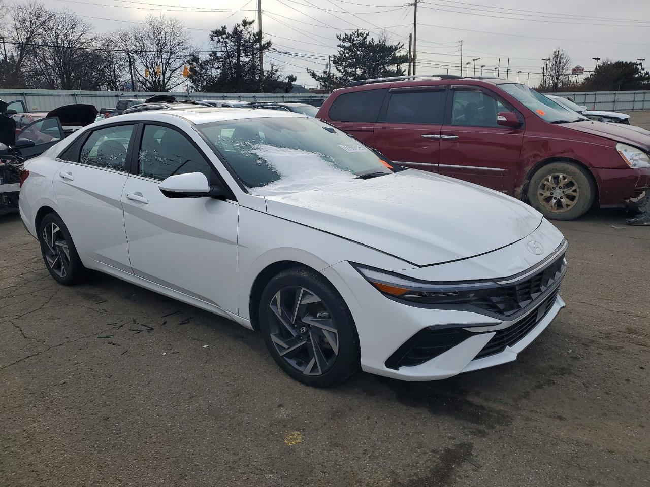 2024 Hyundai Elantra Sel - Image 4