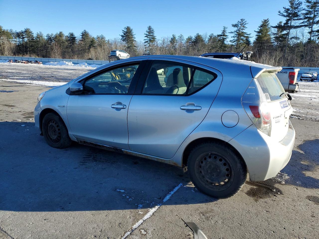 2014 Toyota Prius C - Фото 2