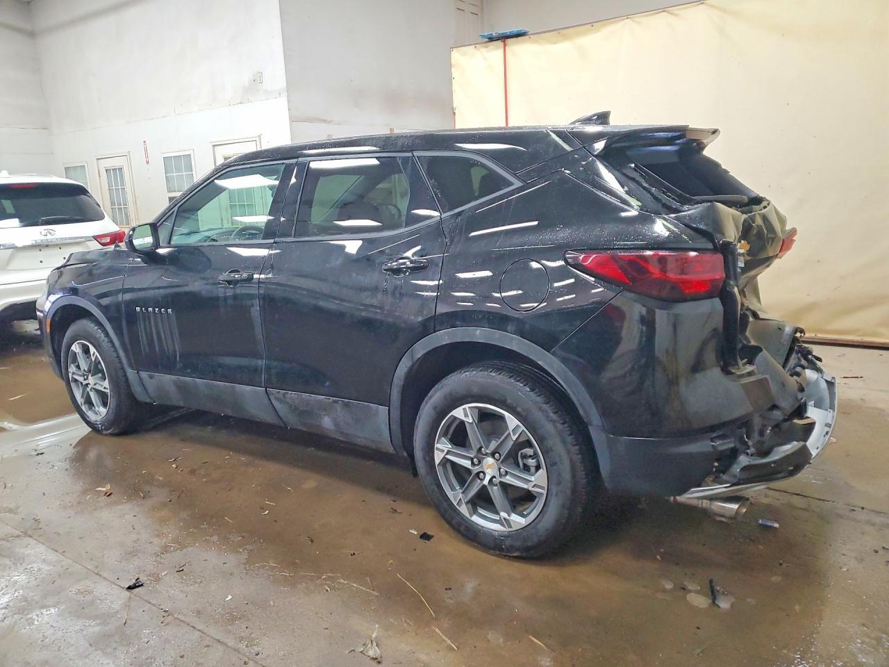 2025 Chevrolet Blazer 2Lt - Image 2