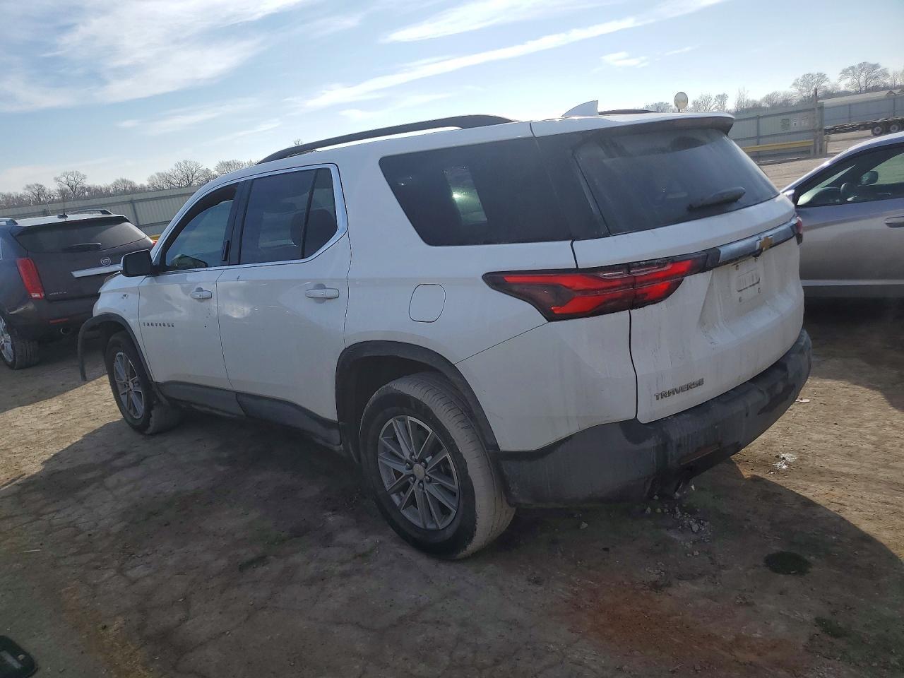 2023 Chevrolet Traverse Lt - Фото 2