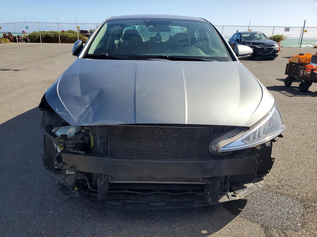 2019 Hyundai Elantra Se - Image 5