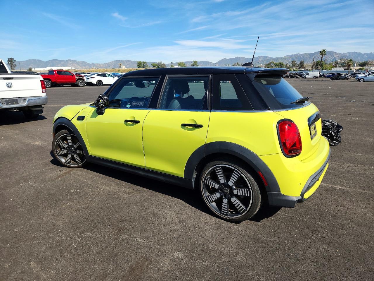 2023 Mini Cooper S - Фото 2