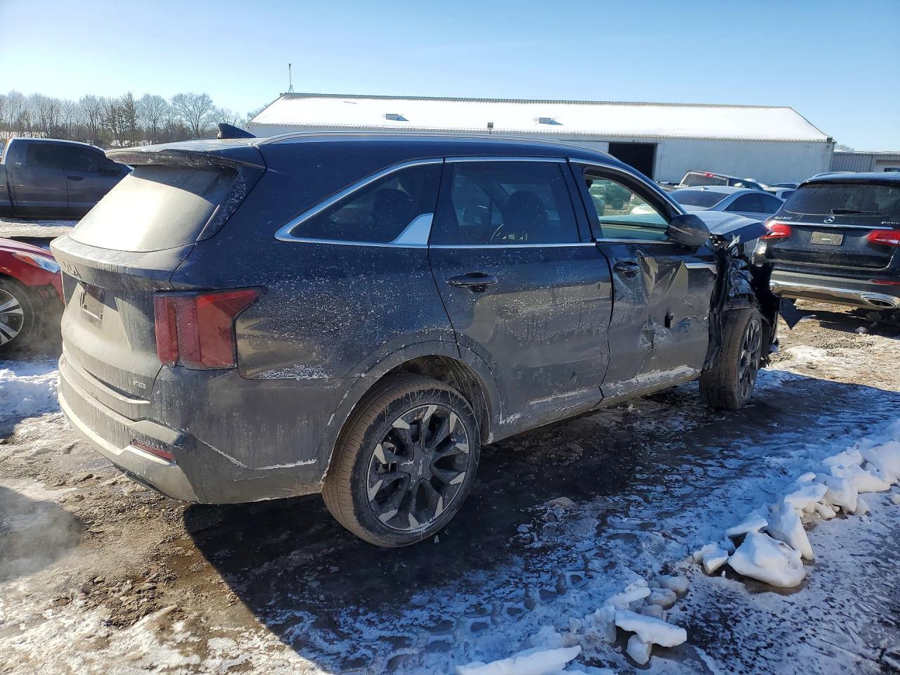 2025 Kia Sorento Ex - Image 3