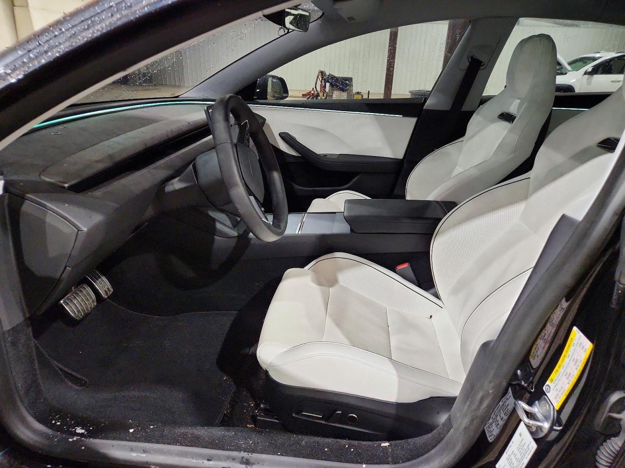 2025 Tesla Model 3 - Image 7