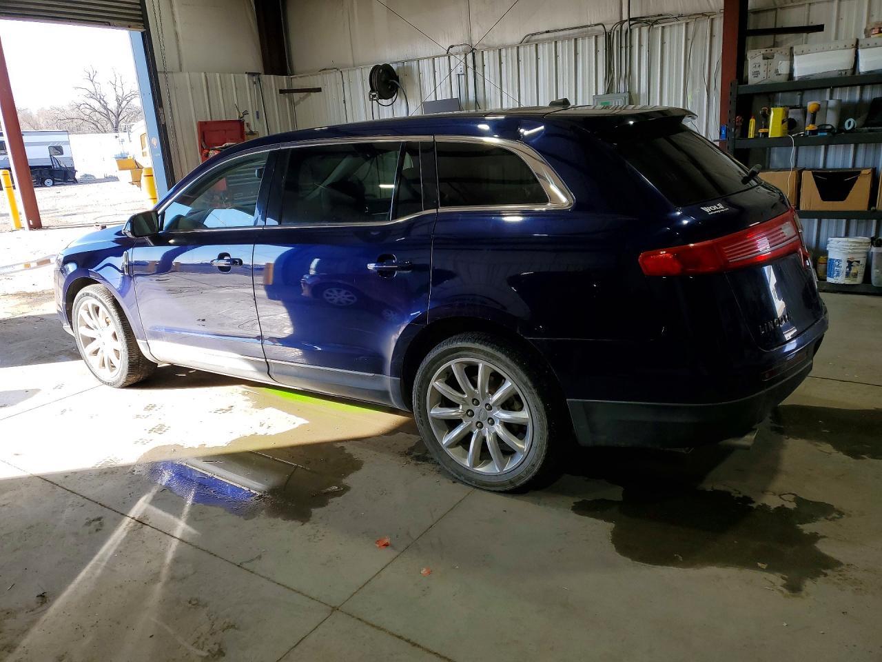 2011 Lincoln Mkt - Фото 2