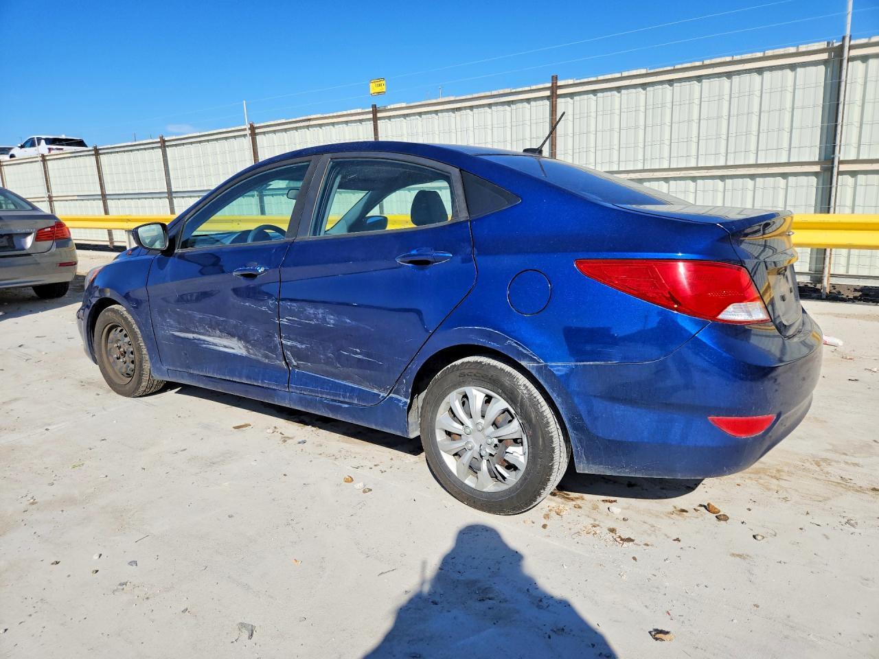 2017 Hyundai Accent Se - Фото 2