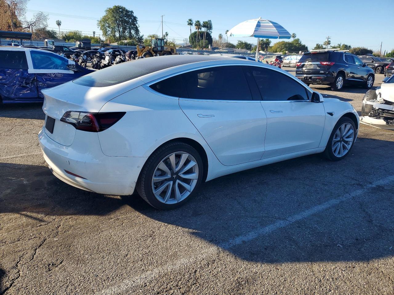 2019 Tesla Model 3 - Фото 3