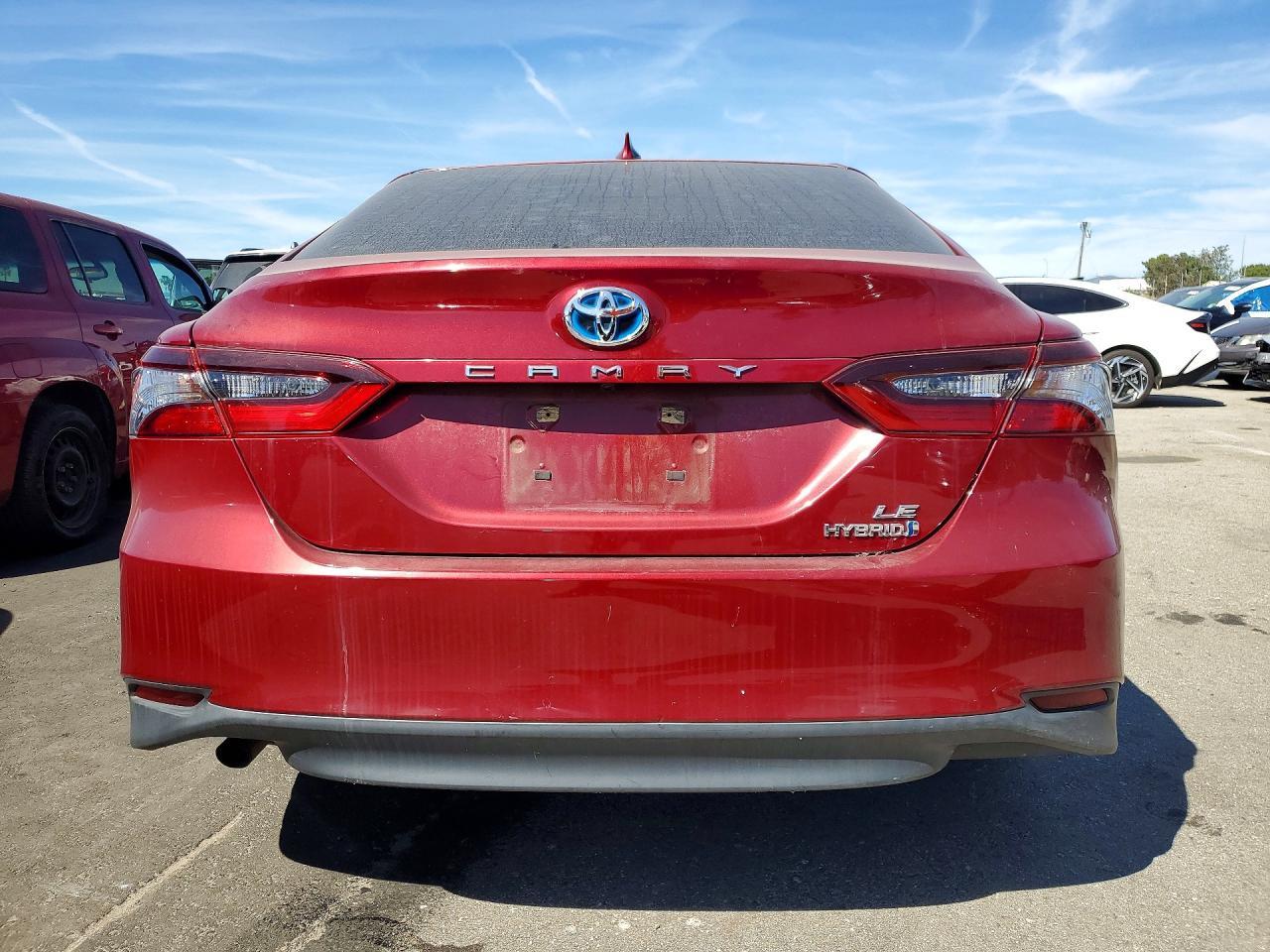 2021 Toyota Camry Hybrid Le - Фото 6