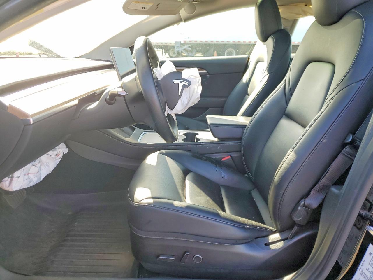 2023 Tesla Model 3 - Image 7