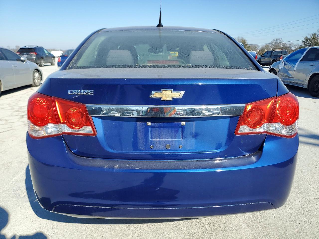 2013 Chevrolet Cruze Ls - Image 6