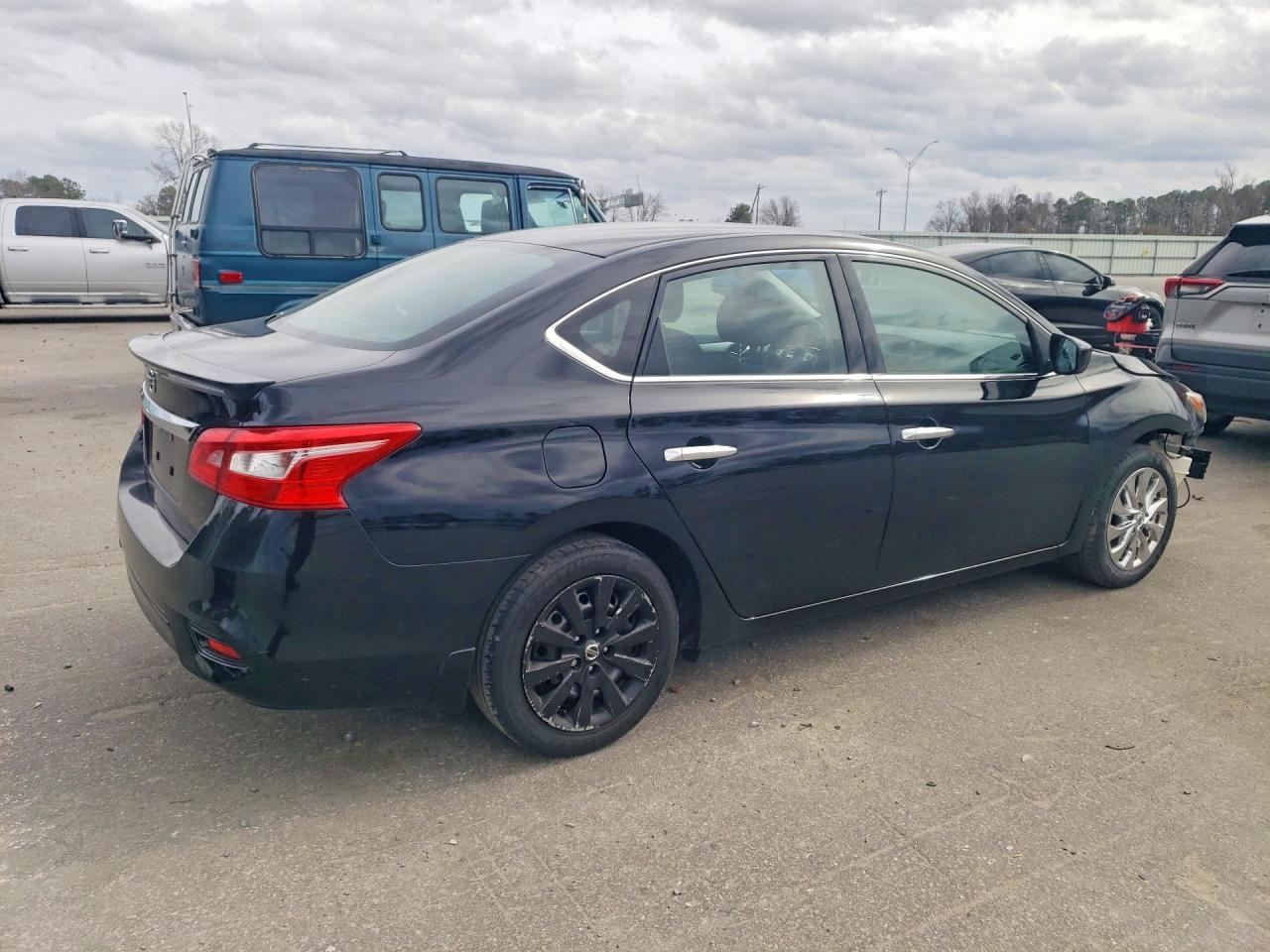 2019 Nissan Sentra S - Фото 3