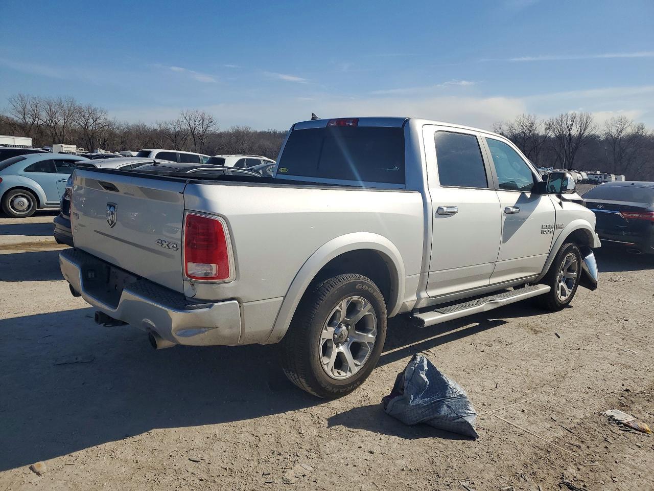 2017 Ram 1500 Laramie - Image 3