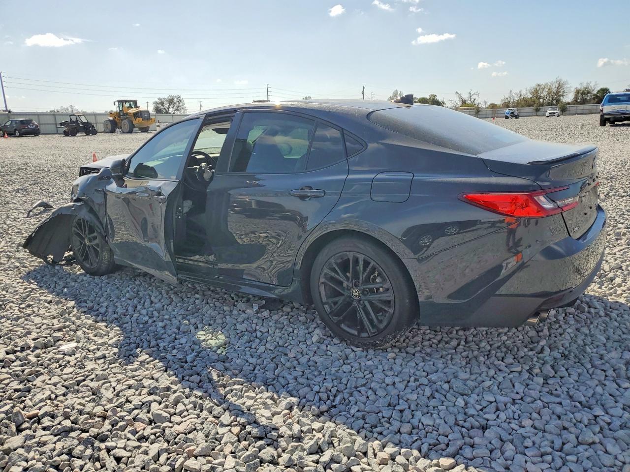 2025 Toyota Camry Se - Фото 2