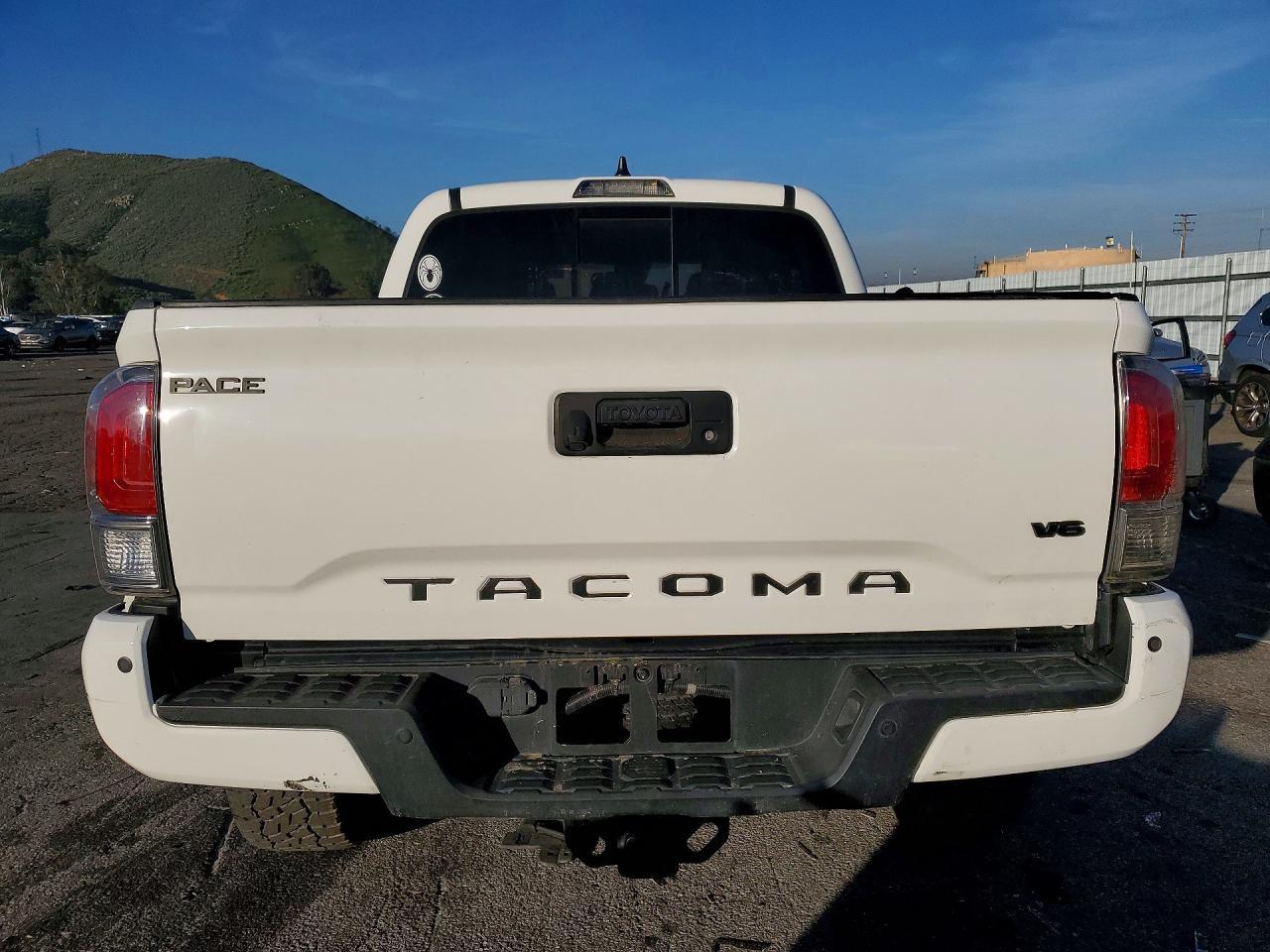 2022 Toyota Tacoma Trd Sport - Image 6