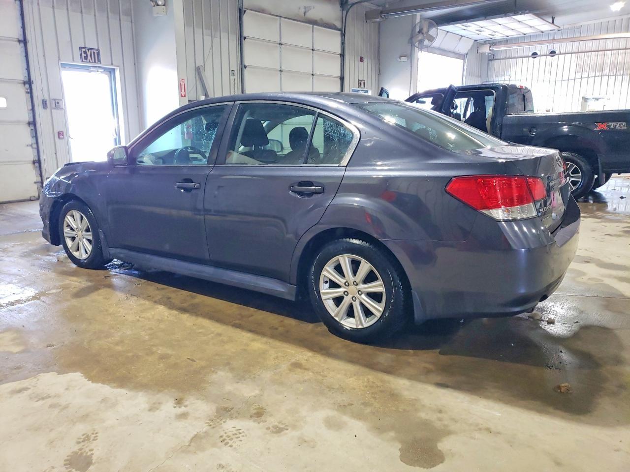 2011 Subaru Legacy 2.5I Premium - Фото 2