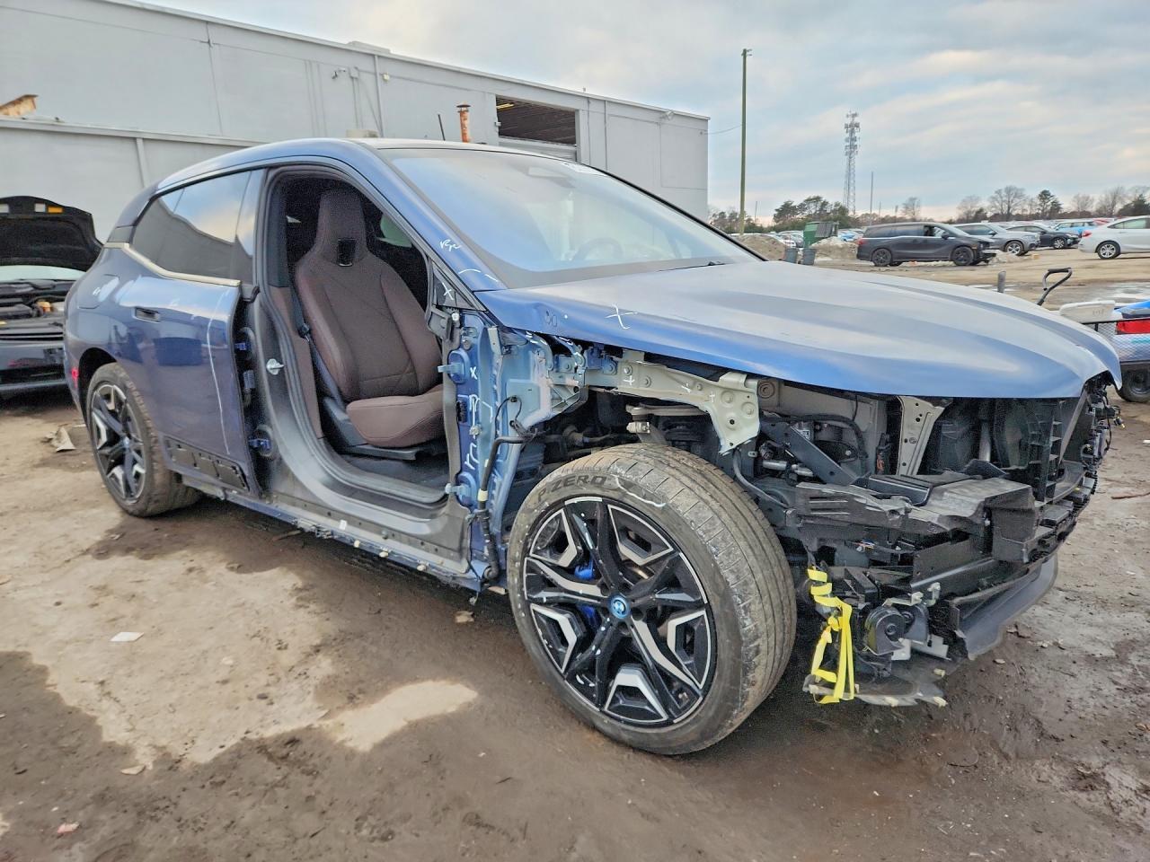 2023 BMW Ix xDrive50 - Image 4