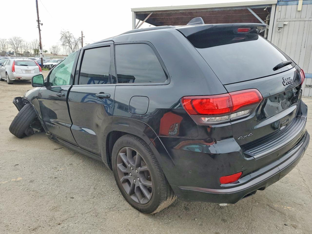 2020 Jeep Grand Cherokee Overland - Image 2
