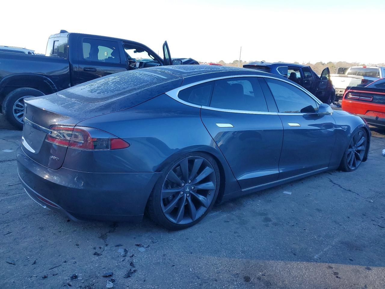 2016 Tesla Model S - Фото 3
