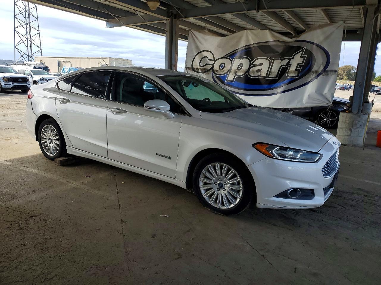 2015 Ford Fusion Se Hybrid - Фото 4