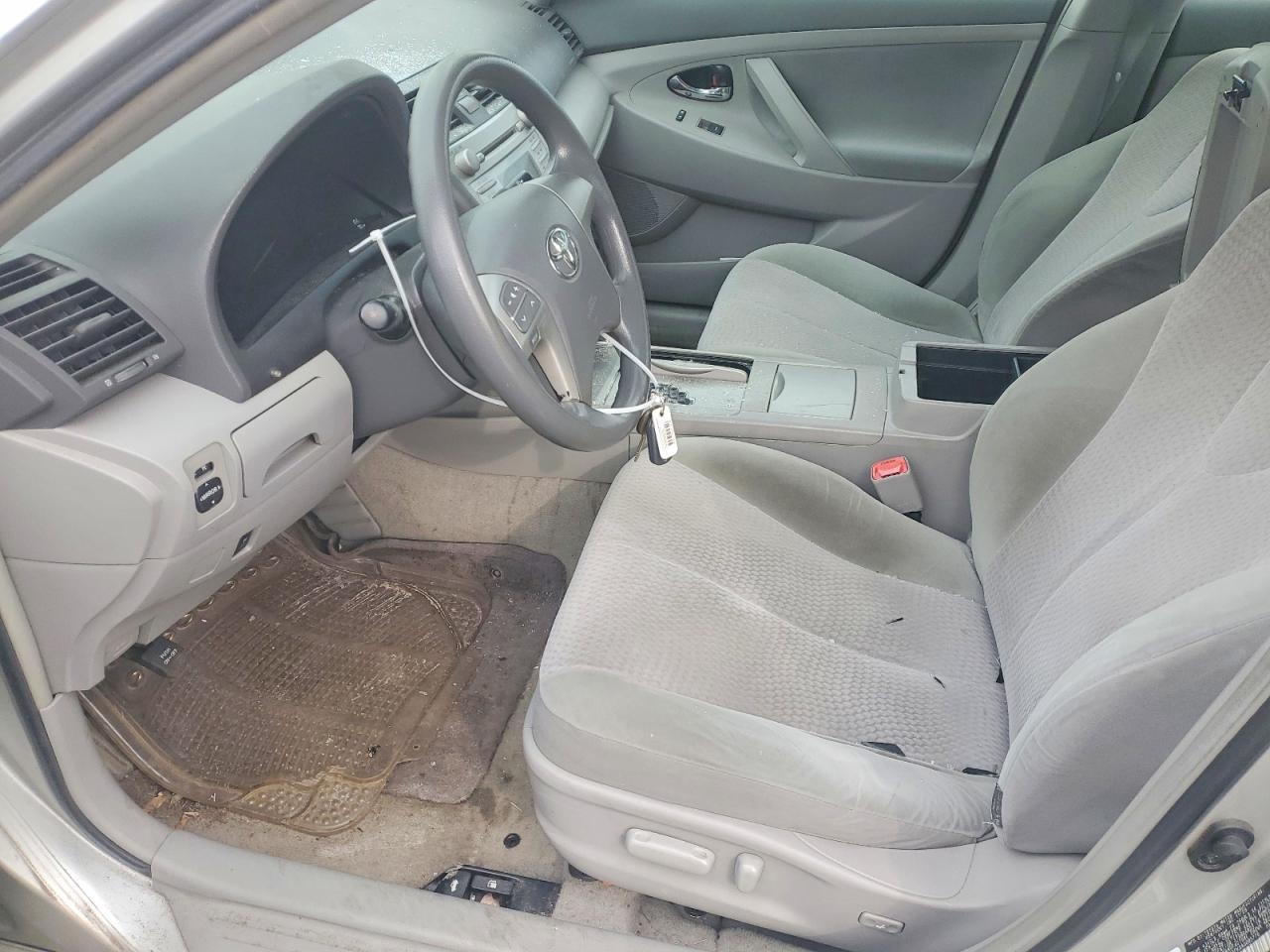 2010 Toyota Camry Base - Фото 7