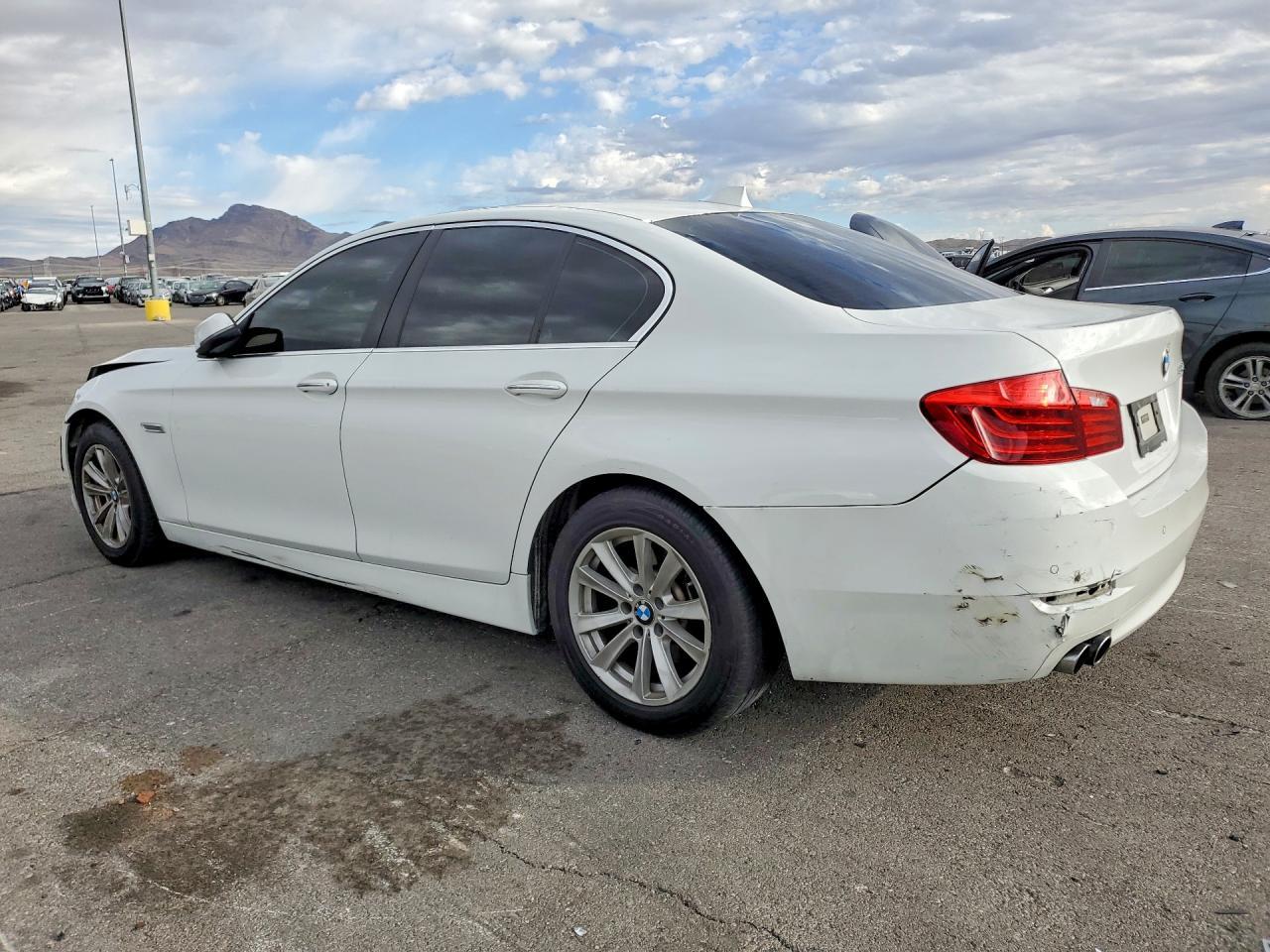 2015 BMW 528 I - Фото 2