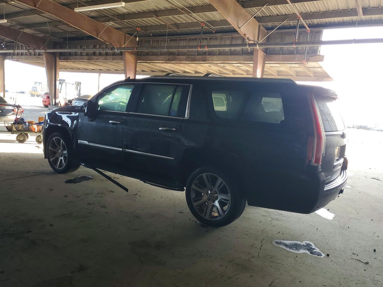 2018 Cadillac Escalade Esv Luxury - Image 2