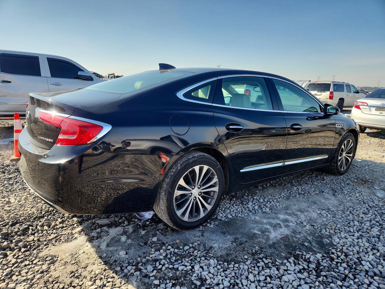 2017 Buick Lacrosse Premium - Фото 3