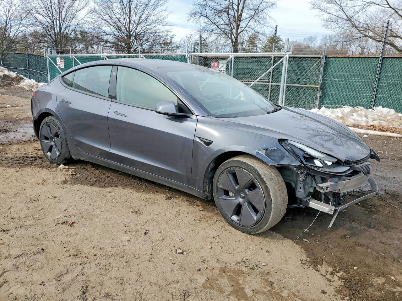 2023 Tesla Model 3 - Фото 4